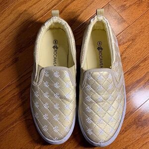 Rocawear Dize 8 slip on gold/white quilted sneakers